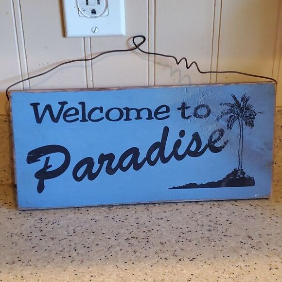 Welcome to Paradise Wooden Hanging Sign - Picture 1 of 3